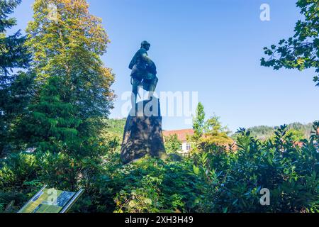 Bad Lauterberg im Harz : parc Kurpark, Hermann von Wissmann monument dans le Harz, basse-Saxe, Allemagne Banque D'Images