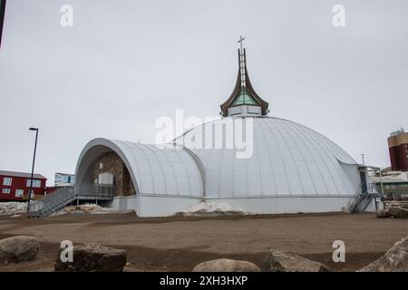 La cathédrale anglicane de Jude qui ressemble à un igloo sur Pitsi Lane à Iqaluit, Nunavut, Canada Banque D'Images