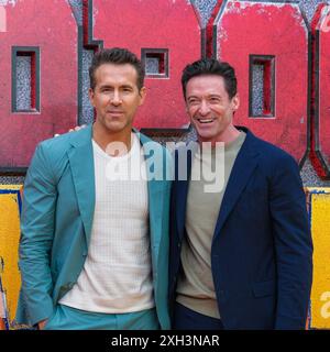 Londres, Royaume-Uni. 11 juillet 2024. Ryan Reynolds et Hugh Jackman vus au DEADPOOL & WOLVERINE - UK Sneak Peek Event. Photo de Julie Edwards./Alamy Live News Banque D'Images