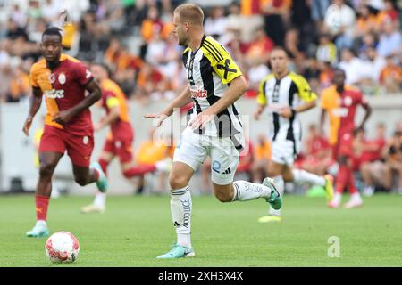 Linz, Autriche. 11 juillet 2024. LINZ, AUTRICHE - 11 JUILLET : Hrvoje Smolcic du LASK lors du match amical de pré-saison entre le LASK et le Galatasaray Istanbul au Raiffeisen Arena le 11 juillet 2024 à Linz, Autriche .240711 SEPA 07 083 - 20240711 PD12408 crédit : APA-PictureDesk/Alamy Live News Banque D'Images