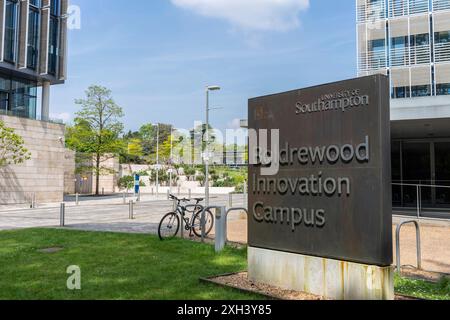 Panneau d'entrée Boldrewood innovation Campus à l'Université de Southampton, centre pour l'ingénierie et les sciences maritimes, Southampton, Angleterre, Royaume-Uni Banque D'Images