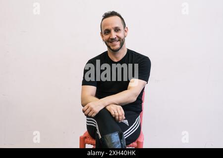 Le danseur Manuel Liñan lors de son exécution de l'avant-première de son spectacle 'Muerta de Amor', au canal Centro Coreografico, le 10 juin 2024 à Madrid, Espagne avec : Manuel Liñan où : Madrid, Espagne quand : 10 juin 2024 crédit : Oscar Gonzalez/WENN Banque D'Images