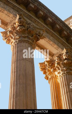 Le Palais des Beaux-Arts est une structure monumentale située dans le quartier Marina de San Francisco, en Californie, construite à l'origine pour le Panama-Pa de 1915 Banque D'Images