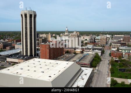 Tour d'hôtel Wyndham et capitale de l'État à Springfield, Illinois Banque D'Images