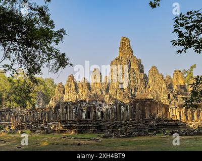 Bayon, le temple d'État de la fin du XIIe siècle du roi Jayavarman VII, situé au milieu d'Angkor Thom, Cambodge. Banque D'Images