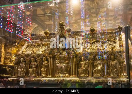 Aix-la-Chapelle : Cathédrale d'Aix-la-Chapelle, Octogone, Karlsschrein (Sanctuaire de Charlemagne) en , Rhénanie-du-Nord-Westphalie, Allemagne Banque D'Images