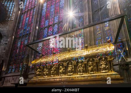 Aix-la-Chapelle : Cathédrale d'Aix-la-Chapelle, Octogone, Karlsschrein (Sanctuaire de Charlemagne) en , Rhénanie-du-Nord-Westphalie, Allemagne Banque D'Images