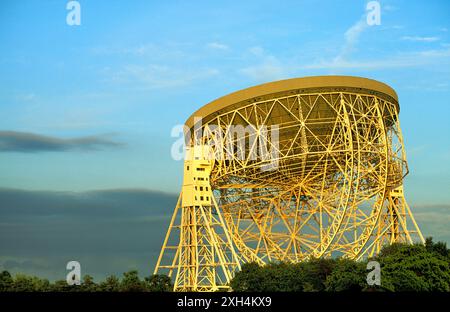 Le radiotélescope de Jodrell Bank Lovell, près de Macclesfield, Cheshire, Angleterre. Banque D'Images