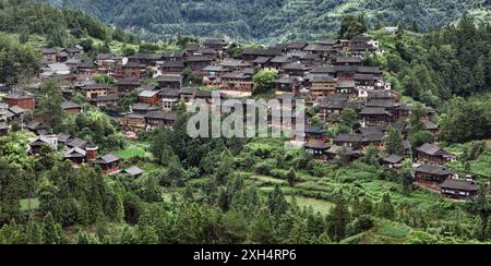 Vue aérienne de l'ancien village isolé de Guizhou, Chine Banque D'Images