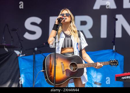 Chicago, États-Unis. 11 juillet 2024. Alana Springsteen pendant le Windy City Smokeout Music Festival au United Center le 11 juillet 2024, à Chicago, Illinois (photo de Daniel DeSlover/Sipa USA) crédit : Sipa USA/Alamy Live News Banque D'Images