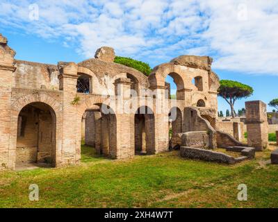 Bloc de char (Caseggiato degli Aurighi) (vers 140 AD) - Parc archéologique d'Ostia Antica, Rome, Italie Banque D'Images