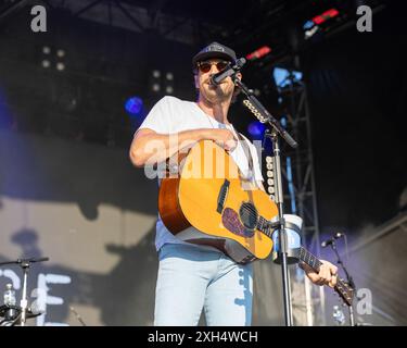 Chicago, États-Unis. 11 juillet 2024. Chase Rice pendant le Windy City Smokeout Music Festival au United Center le 11 juillet 2024, à Chicago, Illinois (photo de Daniel DeSlover/Sipa USA) crédit : Sipa USA/Alamy Live News Banque D'Images