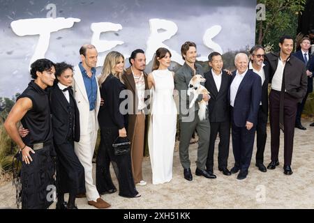 Los Angeles, États-Unis. 11 juillet 2024. Brandon Perea, Sasha Lane, Henry Hadden-Paton, Ashley J. Sandberg, Anthony Ramos, Daisy Edgar-Jones, Glen Powell, Bisket the dog, Lee Isaac Chung, Frank Marshall, Patrick Crowley et Daryl McCormack assistent à la première de « TWISTERS » des arrivées d’Universal Pictures au Regency Village Theatre de Los Angeles, CA, le 11 juillet 2024. (Photo de Corine Solberg/Sipa USA) crédit : Sipa USA/Alamy Live News Banque D'Images