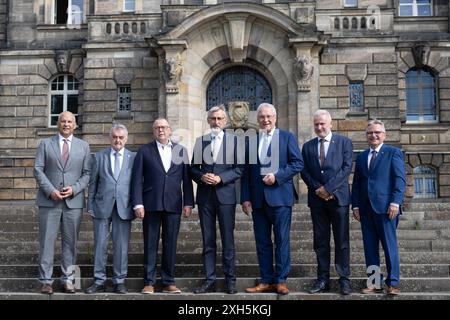 12 juillet 2024, Saxe, Dresde : Roman Poseck (gauche-droite), ministre de l'intérieur de la Hesse, Herbert Reul, ministre de l'intérieur de la Rhénanie-du-Nord-Westphalie, Michael Stübgen, ministre de l'intérieur du Brandebourg, Armin Schuster (tous CDU), ministre de l'intérieur de la Saxe, Joachim Herrmann (CSU), ministre de l'intérieur de la Bavière, Thomas Blenke, secrétaire d'État au ministère de l'intérieur du Bade-Württemberg, et Klaus Zimmermann (CDU), secrétaire d'État au ministère de l'intérieur de la Saxe-Anhalt, sont ensemble pour une photo de groupe. Les ministres de l'intérieur des états dirigés par la CDU se réuniront Banque D'Images