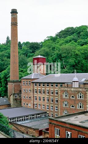 Masson Mill près de Matlock, Derbyshire, Angleterre. 1796 Arkwright de propulsion à eau révolution industrielle usine textile de la vallée de la Derwent. Banque D'Images