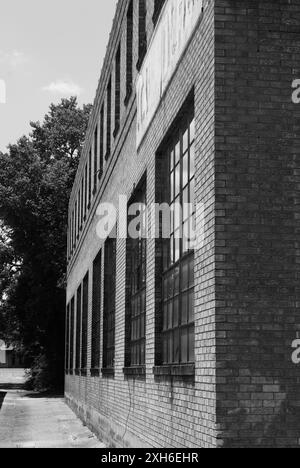 Bâtiment abandonné noir et blanc à Tyler, TX États-Unis Banque D'Images