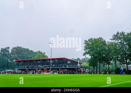 Delden, pays-Bas. 12 juillet 2024. DELDEN, 12-07-2024, Sportcomplex de Scheetheuvel, match amical, saison 2024/2025, football . Match entre le FC Twente et le FC Nordsjaelland . Aperçu pendant le match crédit : Pro Shots/Alamy Live News Banque D'Images
