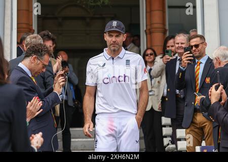 Londres, Royaume-Uni. 12 juillet 2024. Une dernière fois pour James Anderson d'Angleterre lors du premier test match de Rothesay jour trois Angleterre v West Indies à Lords, Londres, Royaume-Uni, 12 juillet 2024 (photo par Mark Cosgrove/News images) à Londres, Royaume-Uni le 7/12/2024. (Photo de Mark Cosgrove/News images/SIPA USA) crédit : SIPA USA/Alamy Live News Banque D'Images