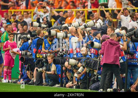 Photographe dans le match de demi-finale PAYS-BAS - ANGLETERRE 1-2 des Championnats d'Europe de l'UEFA 2024 le 10 juillet 2024 à Dortmund, Allemagne. Photographe : Peter Schatz Banque D'Images