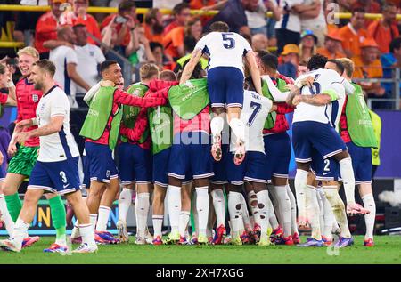 Ollie Watkins, Angleterre 19 célèbre son but, heureux, rire, célébration, 1-2, Jude Bellingham, ANG 10 John Stones , Angleterre 5 Bukayo Saka, Angleterre 7. Dans le match de demi-finale PAYS-BAS - ANGLETERRE 1-2 des Championnats d'Europe de l'UEFA 2024 le 10 juillet 2024 à Dortmund, Allemagne. Photographe : Peter Schatz Banque D'Images