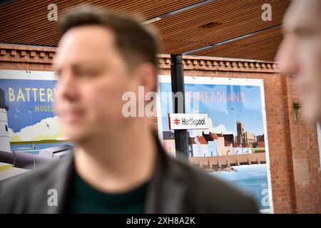 Hartlepool, Royaume-Uni. 12 juillet 2024. Ben Houchen, maire de Tees Valley, photographié à la gare de Hartlepool après une révision de 12 millions de livres sterling, a vu la Tees Valley Combined Authority, Network Rail, Northern et Hartlepool Borough Council travailler pour remettre en service la deuxième plate-forme de la gare le long d'une nouvelle passerelle. Créditez James Hind/Alamy. Banque D'Images