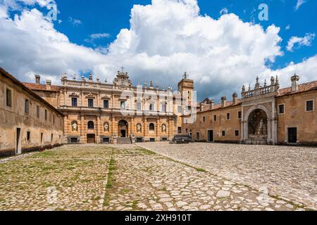 La merveilleuse Certosa di Padula, complexe monastique et site du patrimoine mondial de l'UNESCO dans la province de Salerne, Campanie, Italie. Banque D'Images