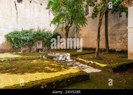 La merveilleuse Certosa di Padula, complexe monastique et site du patrimoine mondial de l'UNESCO dans la province de Salerne, Campanie, Italie. Banque D'Images