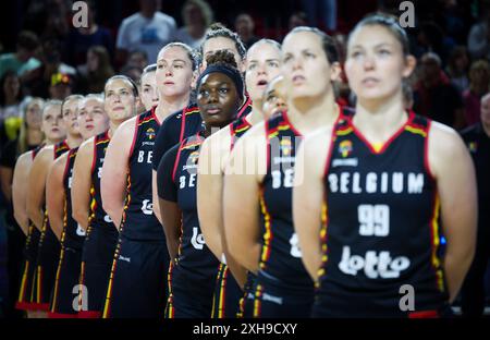 Charleroi, Belgique. 12 juillet 2024. La basket-ball belge Emma Meesseman photographiée au départ du match amical de basket-ball opposant l'équipe nationale belge féminine 'The Belgian Cats' et l'Espagne, vendredi 12 juillet 2024 à Charleroi, en préparation des Jeux Olympiques de 2024. BELGA PHOTO VIRGINIE LEFOUR crédit : Belga News Agency/Alamy Live News Banque D'Images