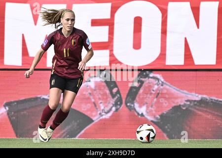Leuven, Belgique. 12 juillet 2024. La belge Janice Cayman photographiée en action lors d'un match de football entre l'équipe nationale féminine belge les Red Flames et le Danemark, vendredi 12 juillet 2024 à Sint Truiden, match 5/6 des qualifications des Championnats d'Europe 2025. BELGA PHOTO JOHAN Eyckens crédit : Belga News Agency/Alamy Live News Banque D'Images