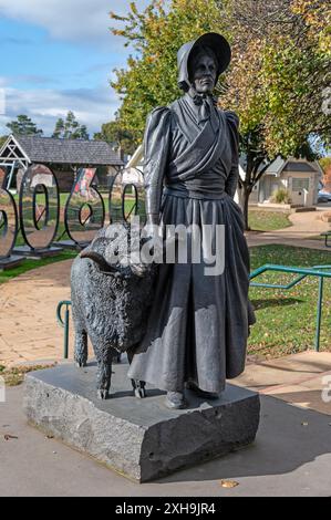 Une statue d'Élisa Forlong (Glasgow) née Élisa Forlong et son Ram Saxon Merino à Campbell Town dans la région des Midlands de Tasmanie, en Australie. ELISA Jack Banque D'Images