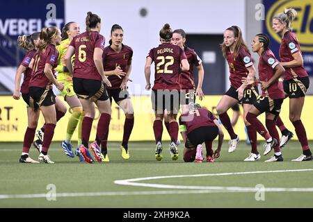 Leuven, Belgique. 12 juillet 2024. Des joueuses belges photographiées lors d'un match de football entre l'équipe nationale féminine belge les Red Flames et le Danemark, le vendredi 12 juillet 2024 à Sint Truiden, match 5/6 des qualifications des Championnats d'Europe 2025. BELGA PHOTO JOHAN Eyckens crédit : Belga News Agency/Alamy Live News Banque D'Images