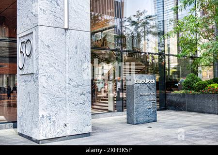 BlackRock, Inc., société américaine d'investissement international, signe de société devant le siège du bâtiment, 50 Hudson Yards, New York City, New York, États-Unis Banque D'Images