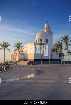 Vue de la mosquée dans une belle plage publique à Djeddah, Arabie Saoudite Banque D'Images