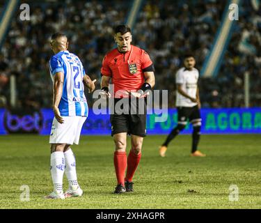 Belem, Brésil. 12 juillet 2024. PA - BELEM - 07/12/2024 - BRASILEIRO B 2024, PAYSANDU x CEARA - arbitre lors du match entre Paysandu et Ceara au stade de Curuzu pour le championnat brésilien B 2024. Photo : Marcos Junior/AGIF crédit : AGIF/Alamy Live News Banque D'Images