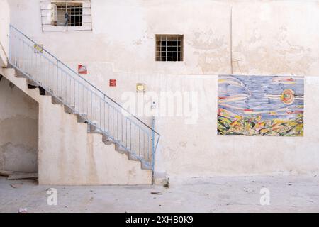 Le centre-ville, connu sous le nom de Kasbah avec des éléments d'architecture arabe. Mazara del Vallo, Trapani, Sicile, Italie, Europe. Banque D'Images