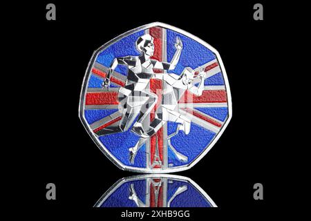 Une pièce de 50p libérée par la monnaie royale pour célébrer l'équipe GB et les Jeux paralympiques participant aux Jeux Olympiques de Paris 2024 Banque D'Images