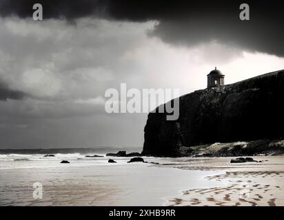 Le temple Mussenden, partie du château de Demesne, au-dessus de Magilligan Strand à Benone, comté de Derry, Irlande du Nord Banque D'Images