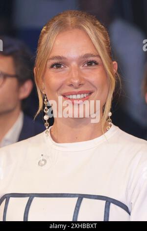 Lola Weippert BEI der Aufzeichnung der NDR Talk Show im NDR Fernsehstudio Lokstedt. Hambourg, 12.07.2024 *** Lola Weippert lors de l'enregistrement du Talk Show NDR dans le studio de télévision NDR Lokstedt Hamburg, 12 07 2024 Foto:xgbrcix/xFuturexImagex ndr talk1207 4722 Banque D'Images