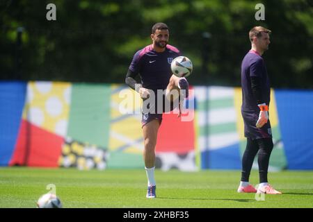 L'Anglais Kyle Walker lors d'une séance d'entraînement au Spa & Golf Resort Weimarer Land à Blankenhain, en Allemagne, avant la finale de l'Euro 2024 de l'UEFA entre l'Espagne et l'Angleterre dimanche. Date de la photo : samedi 13 juillet 2024. Banque D'Images