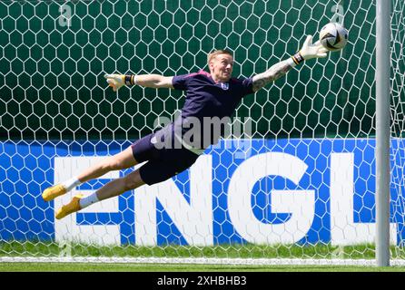 Blankenhain, Allemagne. 13 juillet 2024. Football : Championnat d'Europe, avant la finale entre l'Espagne et l'Angleterre, entraînement final de l'Angleterre, au Spa & Golf Resort Weimarer Land, le gardien de but anglais Jordan Pickford en action. Crédit : Robert Michael/dpa/Alamy Live News Banque D'Images