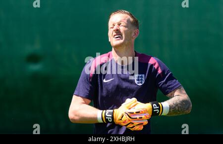 Blankenhain, Allemagne. 13 juillet 2024. Soccer : Championnat d'Europe, avant la finale Espagne - Angleterre, entraînement final Angleterre, au Spa & Golf Resort Weimarer Land, le gardien de but anglais Jordan Pickford est sur le terrain d'entraînement. Crédit : Robert Michael/dpa/Alamy Live News Banque D'Images