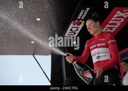 Blockhaus, Italie. 13 juillet 2024. Lotte Kopecky (Team SD Worx - ProTime) Maillot Rouge sur le podium la 7ème étape du Giro d'Italia Women, de Lanciano à Blockhaus Italy samedi 13 juillet 2024. Sport - cyclisme . (Photo de Marco Alpozzi/Lapresse) crédit : LaPresse/Alamy Live News Banque D'Images