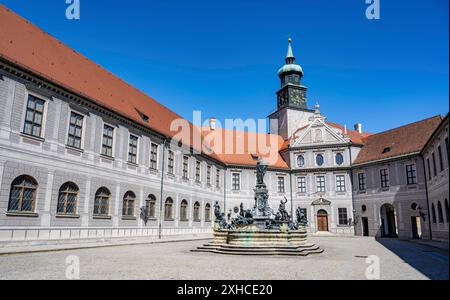 Fontaine avec fontaine de Persée, cour intérieure dans la résidence de Munich, Munich, haute-Bavière, Bavière, Allemagne Banque D'Images