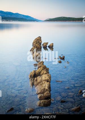 Seascape sur la rive de l'île Rab Croatie Banque D'Images