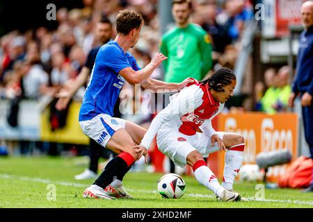 Weezep, 13-07-2024, Sportpark Mulderssingel, football, eredivisie néerlandaise, saison 2024/2025, pendant le match Ajax - Rangers FC, joueur Ajax Kian Fitz-Jim crédit : Pro Shots/Alamy Live News Banque D'Images