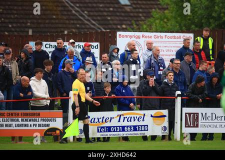 13 juillet 2024 ; New Dundas Park, Bonnyrigg, Midlothian, Écosse; Scottish premier Sports Cup Football, Bonnyrigg Rose contre Dundee ; fans de Dundee Banque D'Images