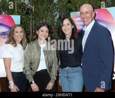 Stacey Davis Levy, Noa Levy, Jordan Levy, Barry l Levy lors des arrivées pour Premiere Party pour APPLE TV's ME, Ugo restuarant, Culver City, CA, 11 juillet, 2024. photo de : Collection Priscilla Grant/Everett Banque D'Images