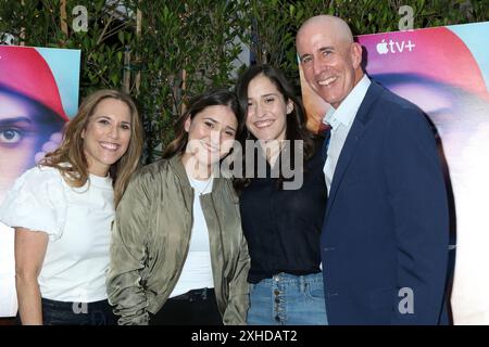 Stacey Davis Levy, Noa Levy, Jordan Levy, Barry l Levy lors des arrivées pour Premiere Party pour APPLE TV's ME, Ugo restuarant, Culver City, CA, 11 juillet, 2024. photo de : Collection Priscilla Grant/Everett Banque D'Images