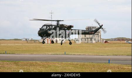 Un Wasp A UN hélicoptère Mk1 XT420 Royal Navy à l'aéroport de Blackpool, Lancashire, Royaume-Uni Banque D'Images