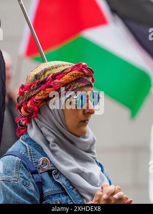 GLASGOW, ÉCOSSE, ROYAUME-UNI. 13 juillet 2024. Rassemblement pro-palestinien et marche pour la paix à George Square, Glasgow crédit : george robertson/Alamy Live News Banque D'Images